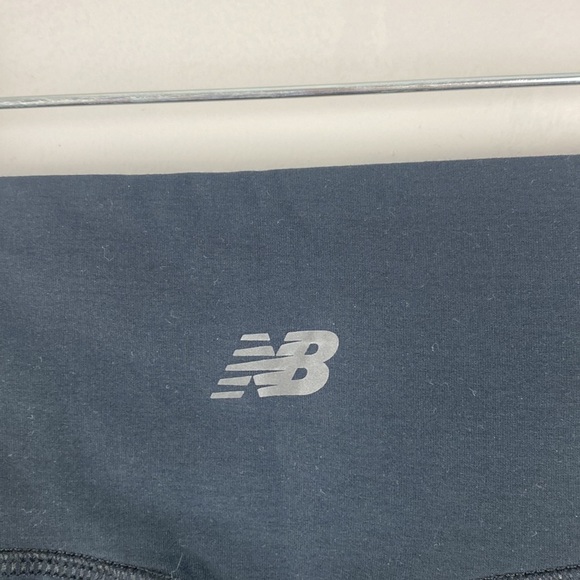 NWT Women New Balance BDry Black Capri Leggings Sz S Gym Running Wicking Workout - Picture 9 of 13